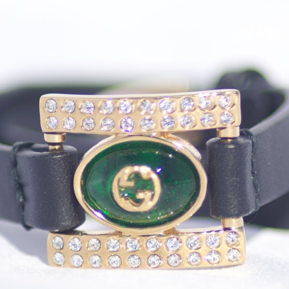 Gucci Interlocking G Double Wrap Leather Bracelet with Green Gem in Black - Picture 2 of 4